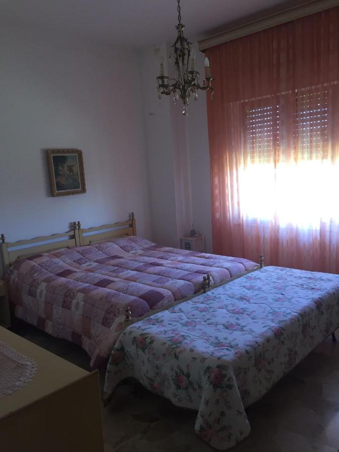 B&B Anna Piscinas Eksteriør billede